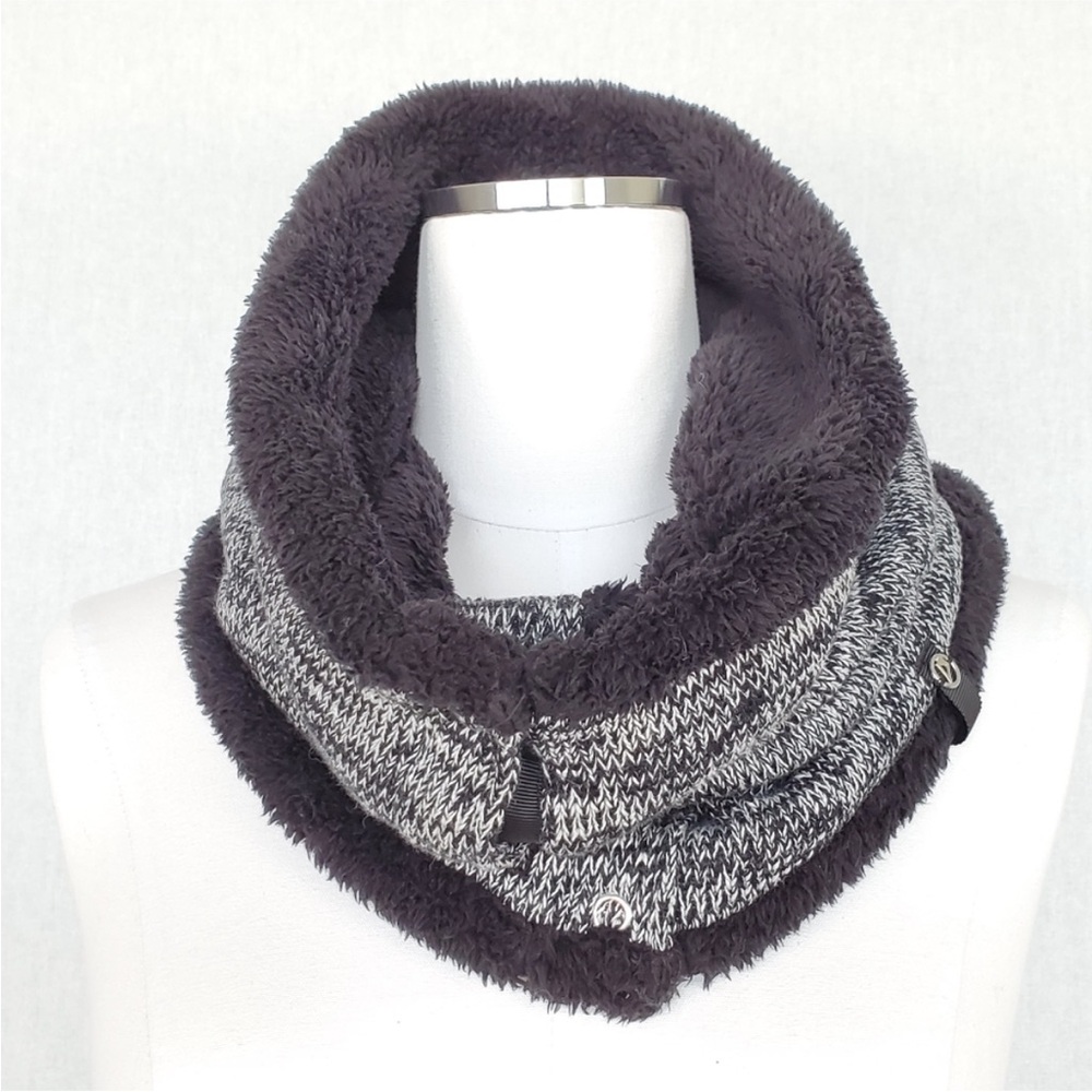 Rare Lululemon Ivivva Snow Salutation Reversible Scarf, size OS